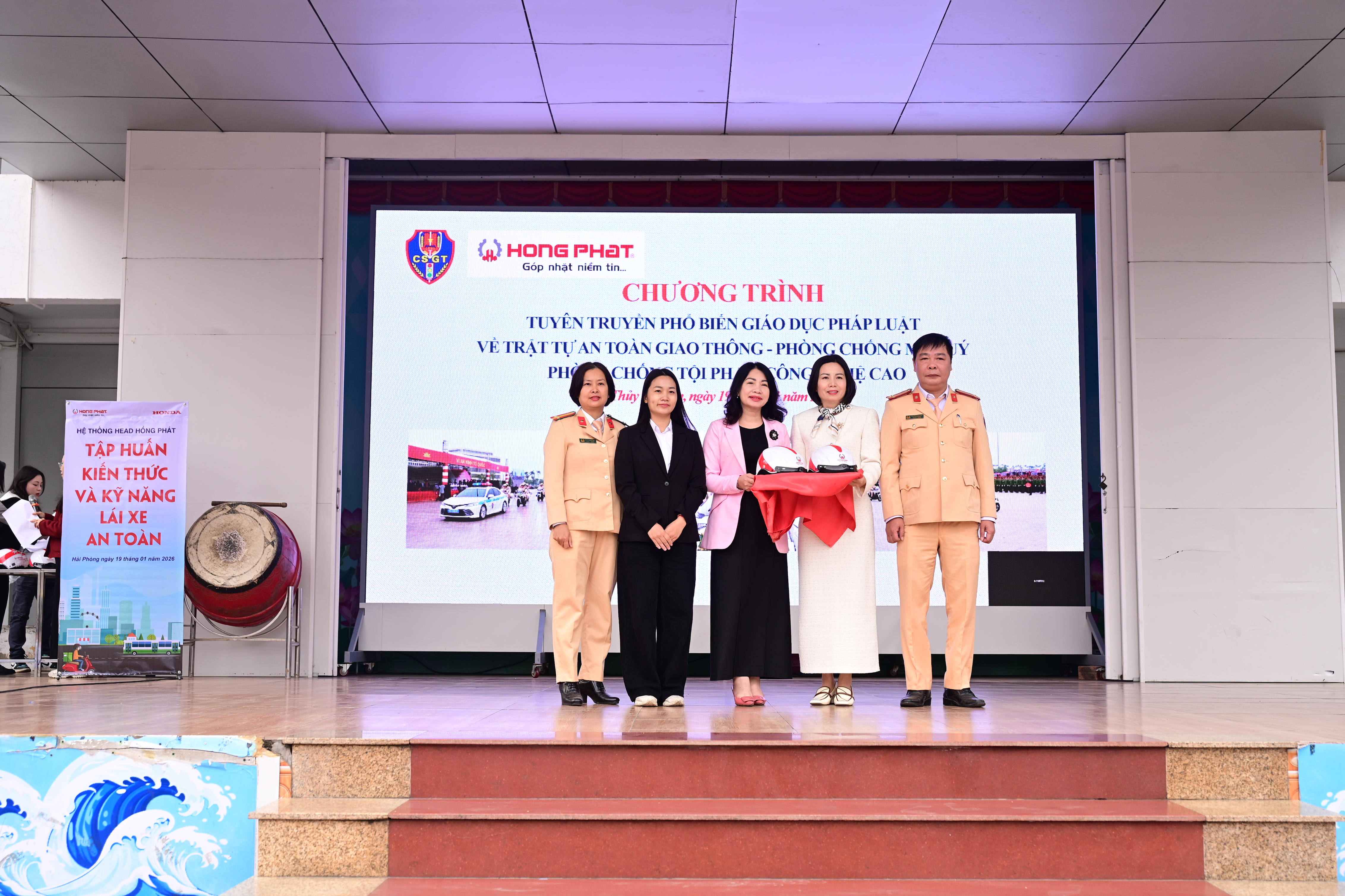 Phòng Cảnh sát giao thông: Tuyên truyền An toàn giao thông tại Trường Tiểu học Núi Đèo (phường Thuỷ Nguyên)